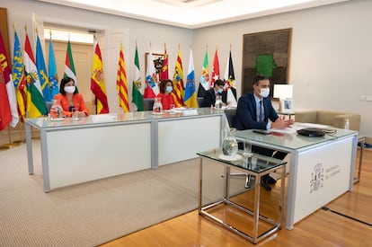 El predidente del gobierno, Pedro Sánchez, preside en Moncloa la XXII Conferencia de Presidentes.