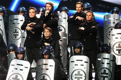 Robbie Williams actuó con la formación original de Take That.