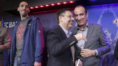 Epi parla amb Bartomeu, al costat de Dueñas, a la presentació del llibre 'Força, Cor, Barça'.