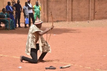 Issouf Diallo, during the archery competition at Bob-Dioulasso's National Culture Week.