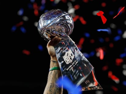 El Trofeo Vince Lombardi, del Super Bowl.