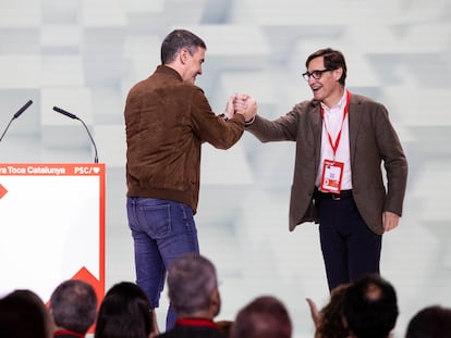 Pedro Sánchez y Salvador Illa, en la clausura del congreso del PSC, el pasado 17 de marzo.