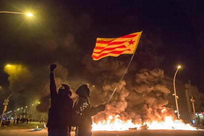 Protestas contra la detención de Pablo Hasél, este viernes en Barcelona.