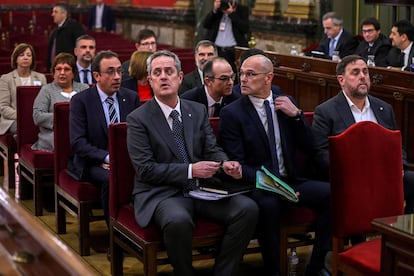 Los políticos catalanes Joaquim Forn, Raül Romeva y Oriol Junqueras, acusados de sedición, en el Tribunal Supremo durante el juicio (2019).