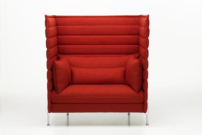 El sillón Alcove Loveseat.