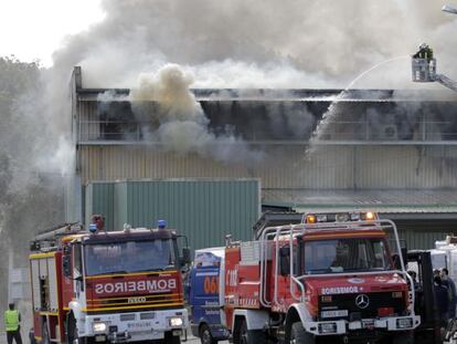 Imagen de la nave incendiada 