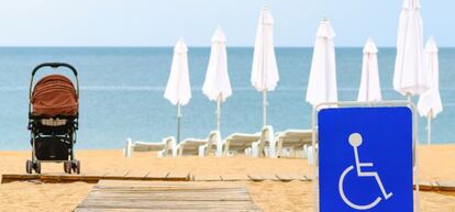 Algunas playas ya están preparadas para los turistas con movilidad reducida.