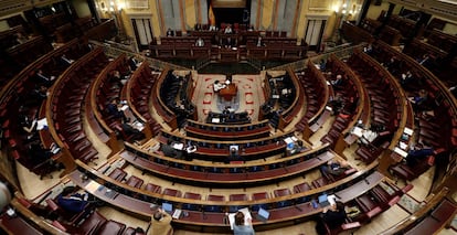 El presidente del Gobierno, Pedro Sánchez durante su intervención en el pleno del Congreso este miércoles donde se autorizará otra prórroga del estado de alarma solicitada por el Gobierno.