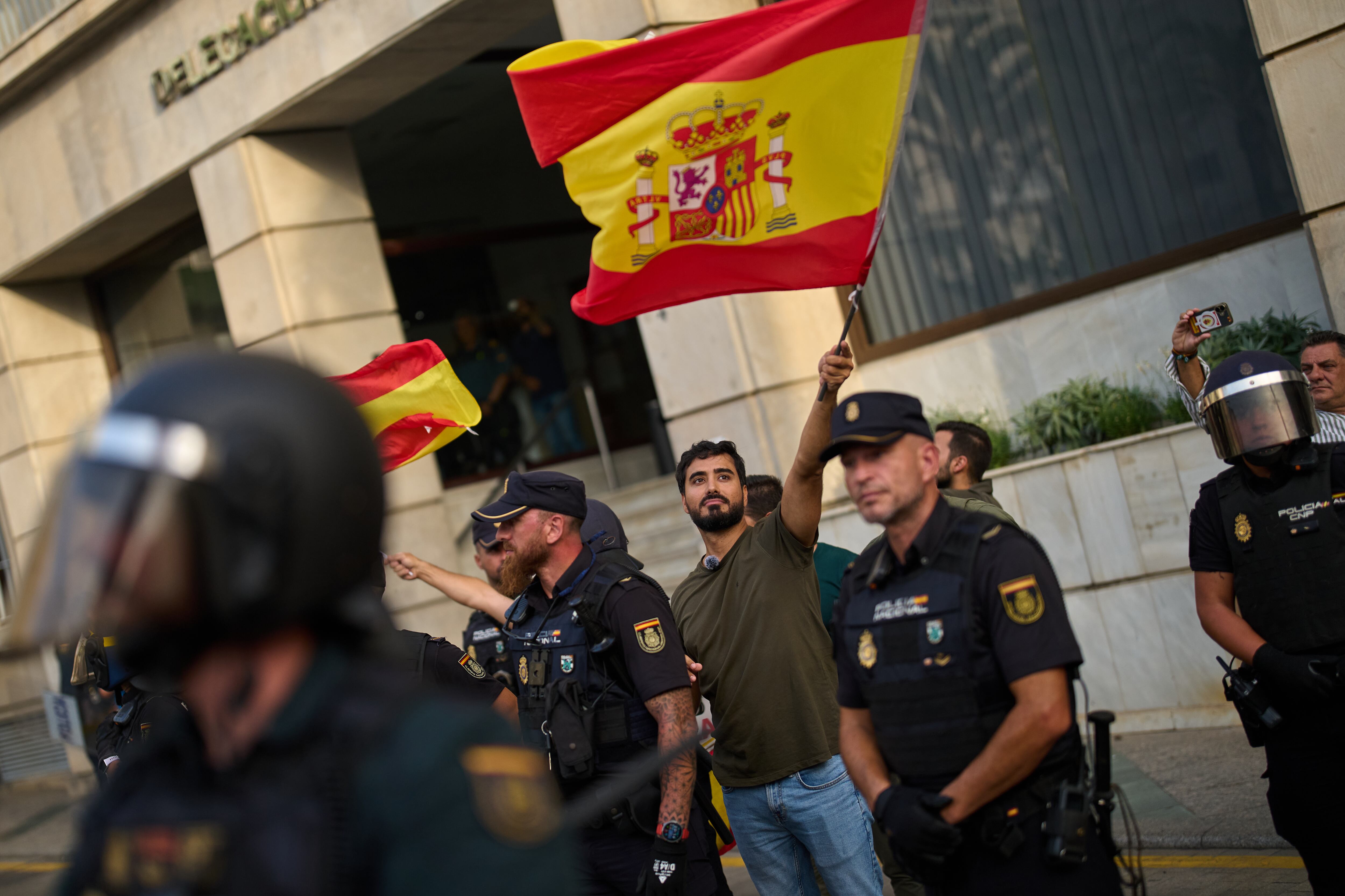 Unas horas en Ceuta con Alvise Pérez, Vito Quiles y Rubén Gisbert