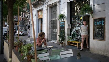 El carrer Parlament amb Viladomat, al barri de Sant Antoni, divendres.