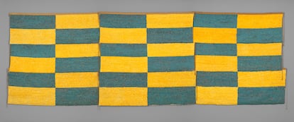 A panel of feathers of the Wari civilization of the years 600-900 DC from the Churunga Valley, at the southern end of Peru.