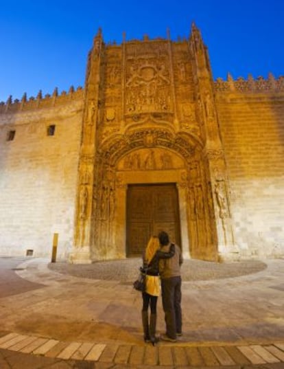 Puerta del Colegio de San Gregorio, en Valladolid.