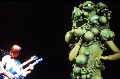 Peter Gabriel on stage in 1974.