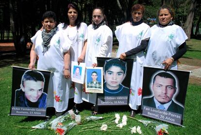 Um grupo de mães exige justiça por seus filhos usados como ‘falsos positivos’ na Colômbia.