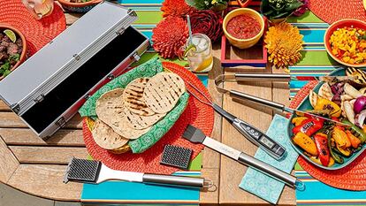 Este set de utensilios para parrilla es perfecto para organizar carnes asadas en tu hogar