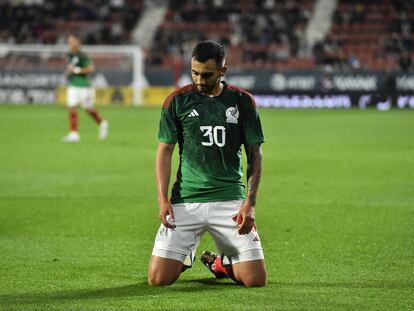 El mediocampista mexicano Luis Chávez durante el amistoso contra Suecia, en Girona.