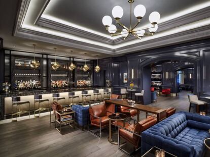 O bar do hotel Ritz-Carlton de Washington.