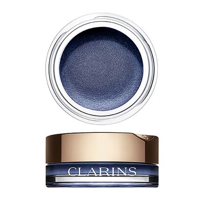 Sombra de ojos Ombre Satin en tono 04 baby blue eyes (27,50 €) de Clarins.