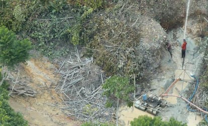 Garimpeiros atuam em &aacute;rea ind&iacute;gena Yanomami.