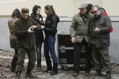 El director Alex de la Iglesia, durante el rodaje de 'Balada triste de trompeta'