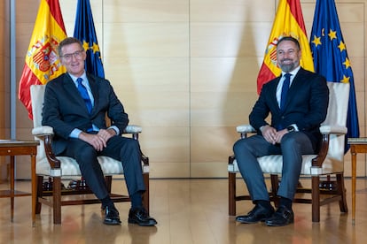 Núñez Feijóo y el presidente de Vox, Santiago Abascal, reunidos en el Congreso el 5 de septiembre dentro de la ronda de contactos del primero para su investidura.