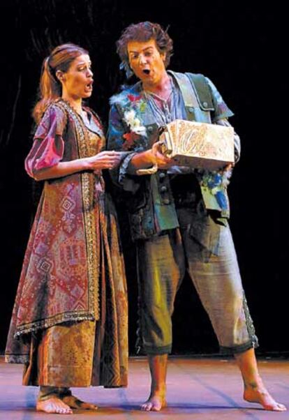Rachel Harmisch y Nicola Ulivieri, en una escena de <i>La flauta mágica.</i>