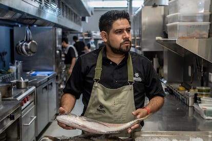 Erik Guerrero en la cocina de Namik en el Puerto de Veracruz.