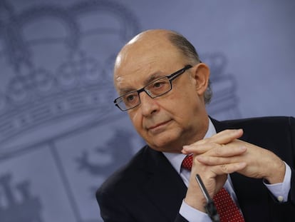 Acting Finance Minister Cristóbal Montoro is ready to take corrective action against the regions.