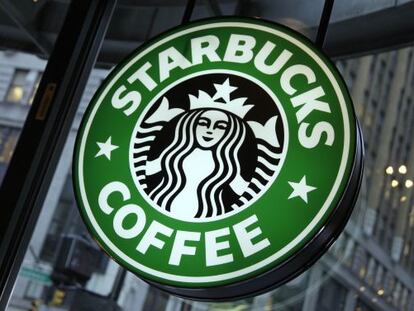 Una cafetería de Starbucks en Nueva York