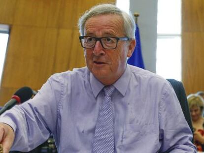 El presidente de la Comisión Europea (CE), Jean-Claude Juncker, da comienzo a una reunión semanal del colegio de comisarios de la Comisión Europea, en Bruselas, Bélgica, hoy.