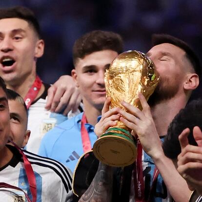 Lionel Messi of Argentina holding the World Cup and teammates celebrate during the trophy ceremony following the FIFA World Cup 2022, Final football match between Argentina and France on December 18, 2022 at Lusail Stadium in Al Daayen, Qatar - Photo Jean Catuffe / DPPI
AFP7 
18/12/2022 ONLY FOR USE IN SPAIN