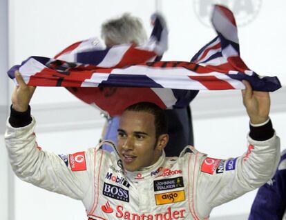 Hamilton celebra su primer título de campeón del Mundo de Fórmula 1.