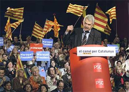 Pasqual Maragall, durante el mitin de ayer en el Palau de Sant Jordi de Barcelona.