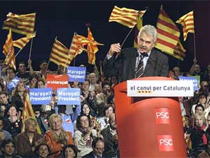 Pasqual Maragall, durante el mitin de ayer en el Palau de Sant Jordi de Barcelona.