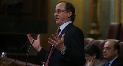 El ministro de Sanidad, Alfonso Alonso, en el Congreso.