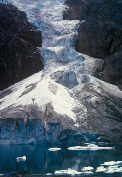 Glaciar del valle de Jacabamba, en los Andes peruanos, retratado por padre e hijo con sólo 22 años de diferencia. En esta imagen en 1980.