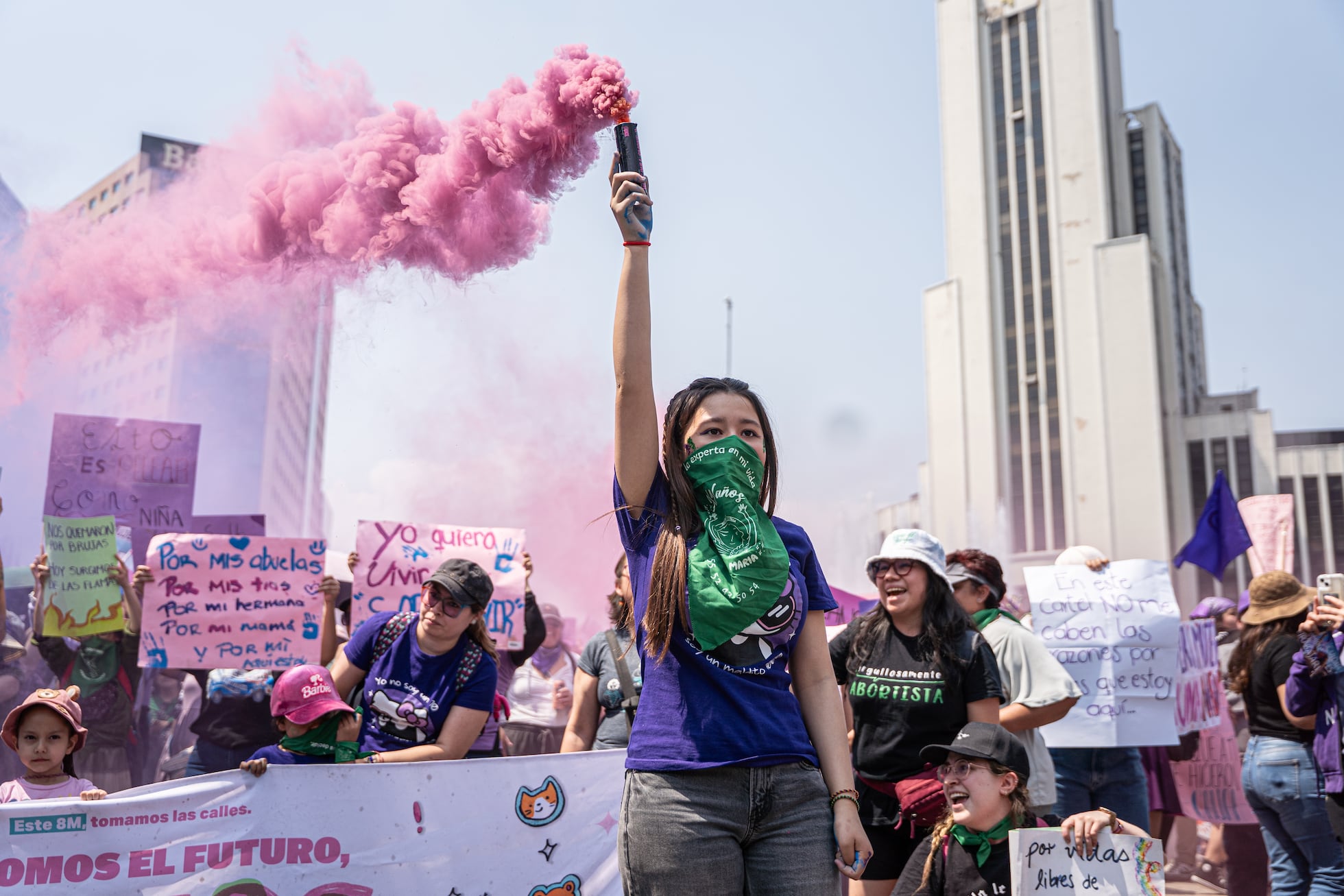 La ola violeta del 8M tiñe las calles en México: “No llegamos todas ...