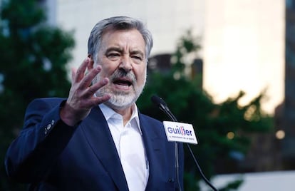 Alejandro Guillier durante la campa&ntilde;a.