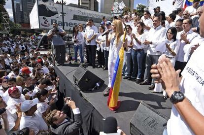 La esposa de L&oacute;pez, Lilian Tintori en el homenaje a su marido. 