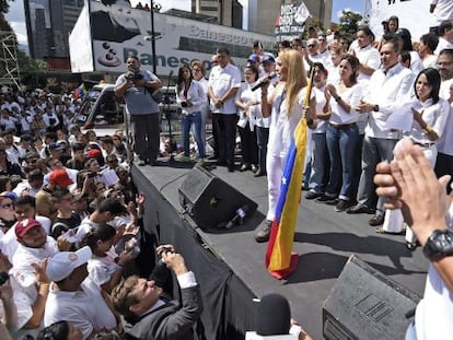 La esposa de L&oacute;pez, Lilian Tintori en el homenaje a su marido. 