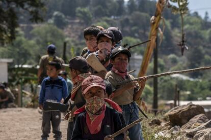 El año pasado, la estrategia de armar a los niños, aunque fuera con escopetas de juguete para los de siete a 12 años, dio resultado. El Gobierno de Andrés Manuel López Obrador se vio obligado a reaccionar ante la alarma internacional.