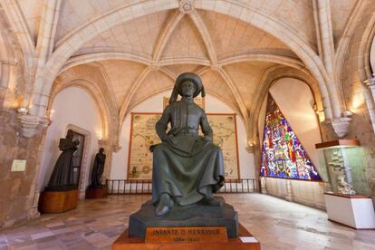 Estatua del Infante Don Enrique El Navegante en el museo da Marinha, en el barrio lisboeta de Belem.