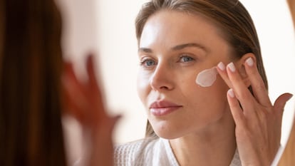Artículo de EL PAÍS Escaparate sobre un protector solar facial para piel grasa top ventas de Amazon.