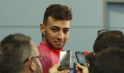 Munir, en la concentraci&oacute;n del Bar&ccedil;a en Inglaterra.