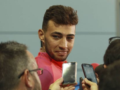 Munir, en la concentraci&oacute;n del Bar&ccedil;a en Inglaterra.