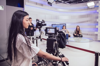 Uno de los platós de televisión disponibles para los estudiantes de la Universidad Europea.