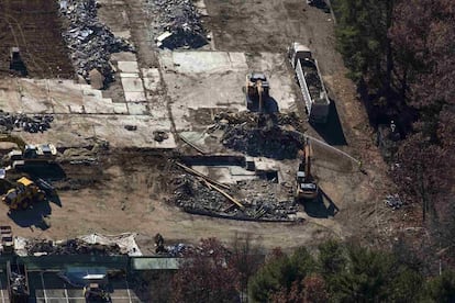 Una fotografía aérea de las obras en el terreno en que se levantaba la escuela Sandy Hook, escenario de la tragedia. La población de Newtown decidió demolerla y construir un nuevo edificio para intentar sanar las heridas.