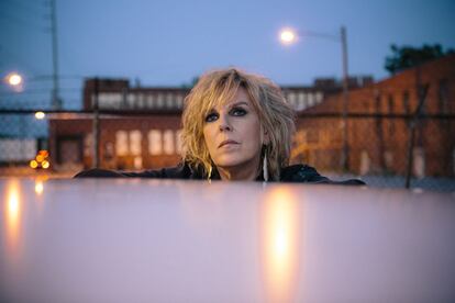 La cantante Lucinda Williams en una reciente imagen promocional.