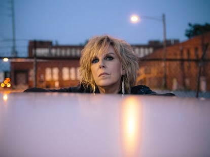 La cantante Lucinda Williams en una reciente imagen promocional.