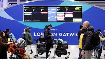 Terminal 1 del aeropuerto de Gatwick en el sur de Londres, el 22 de noviembre de 2024.